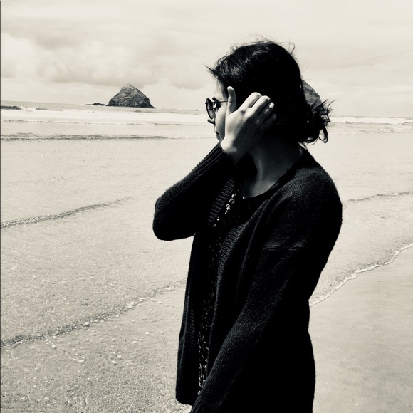 Meet your Posher, Damaris - Picture 1 of 1